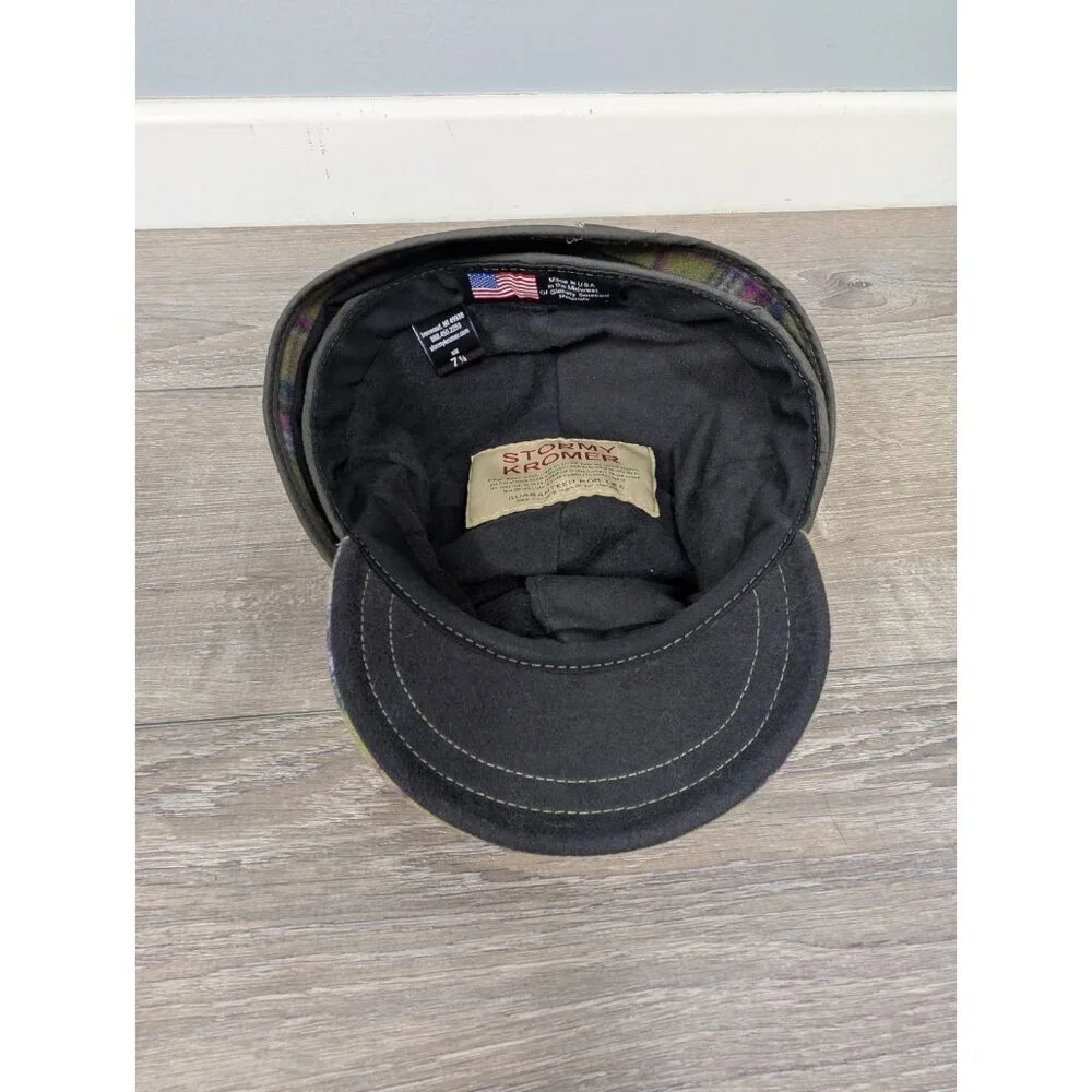 Stormy Kromer Womens The Button Up Size 7 1/4 Aurora Green Purple Plaid Hat